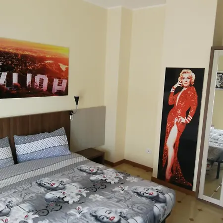 Nocleg ze śniadaniem Hollywood *