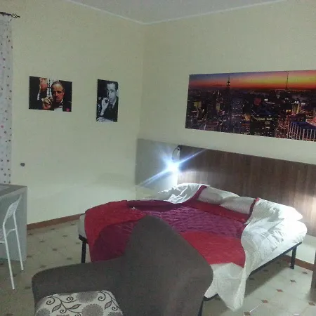 Hollywood Bed and Breakfast 3*